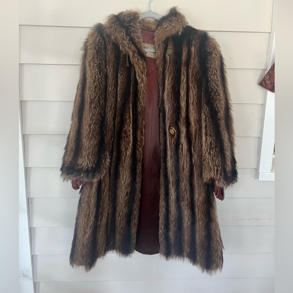 Mid length vintage 1940s  fur coat